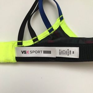 Victoria's Secret Intimates & Sleepwear - Victoria Sport VSX Sports Bra 34A Victoria's Secret Intimates & Sleepwear - Victoria Sport VSX Sports Bra 34A